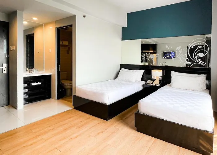 Grand Darmo Suite By Amithya Surabaya